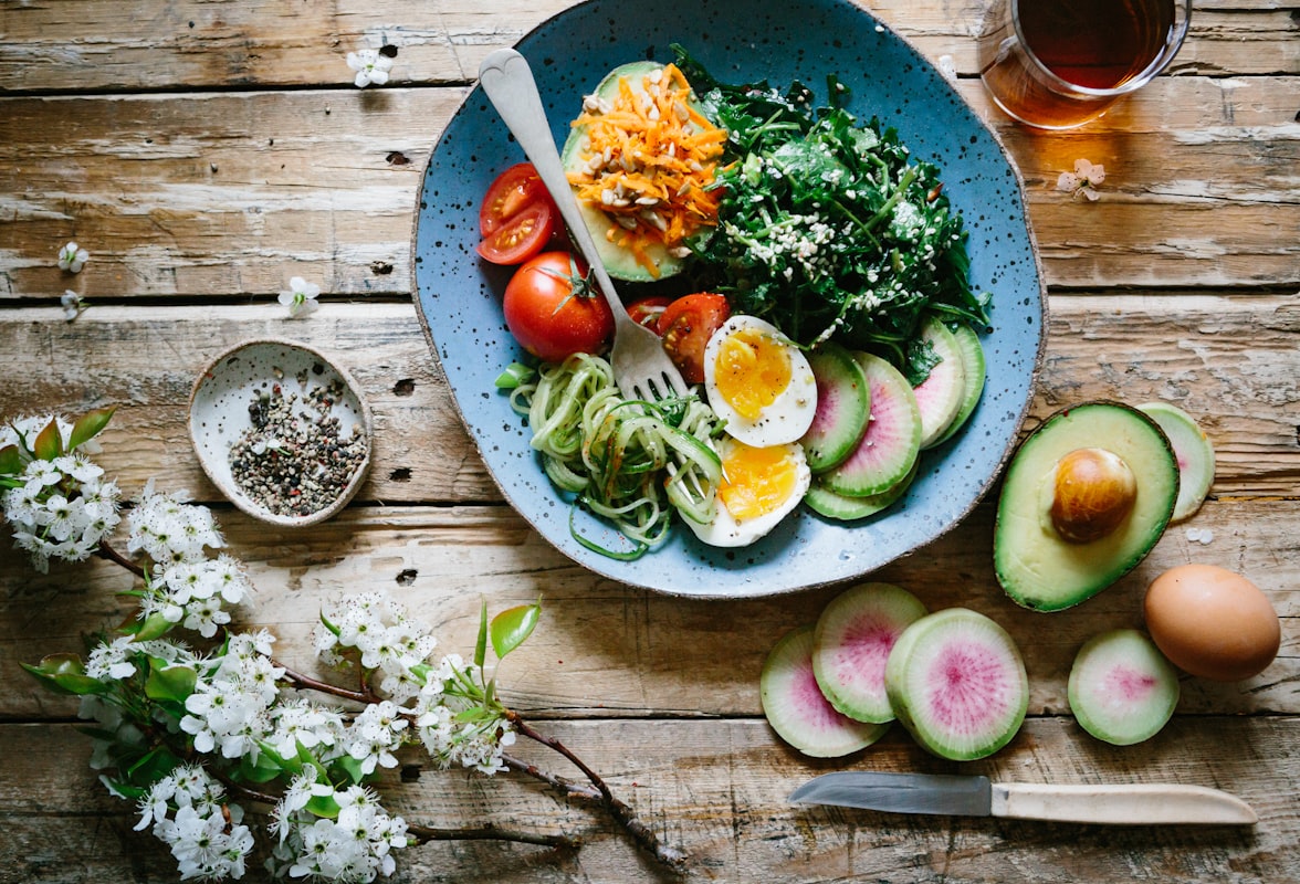 Comidas saludables y frescas preparadas en casa