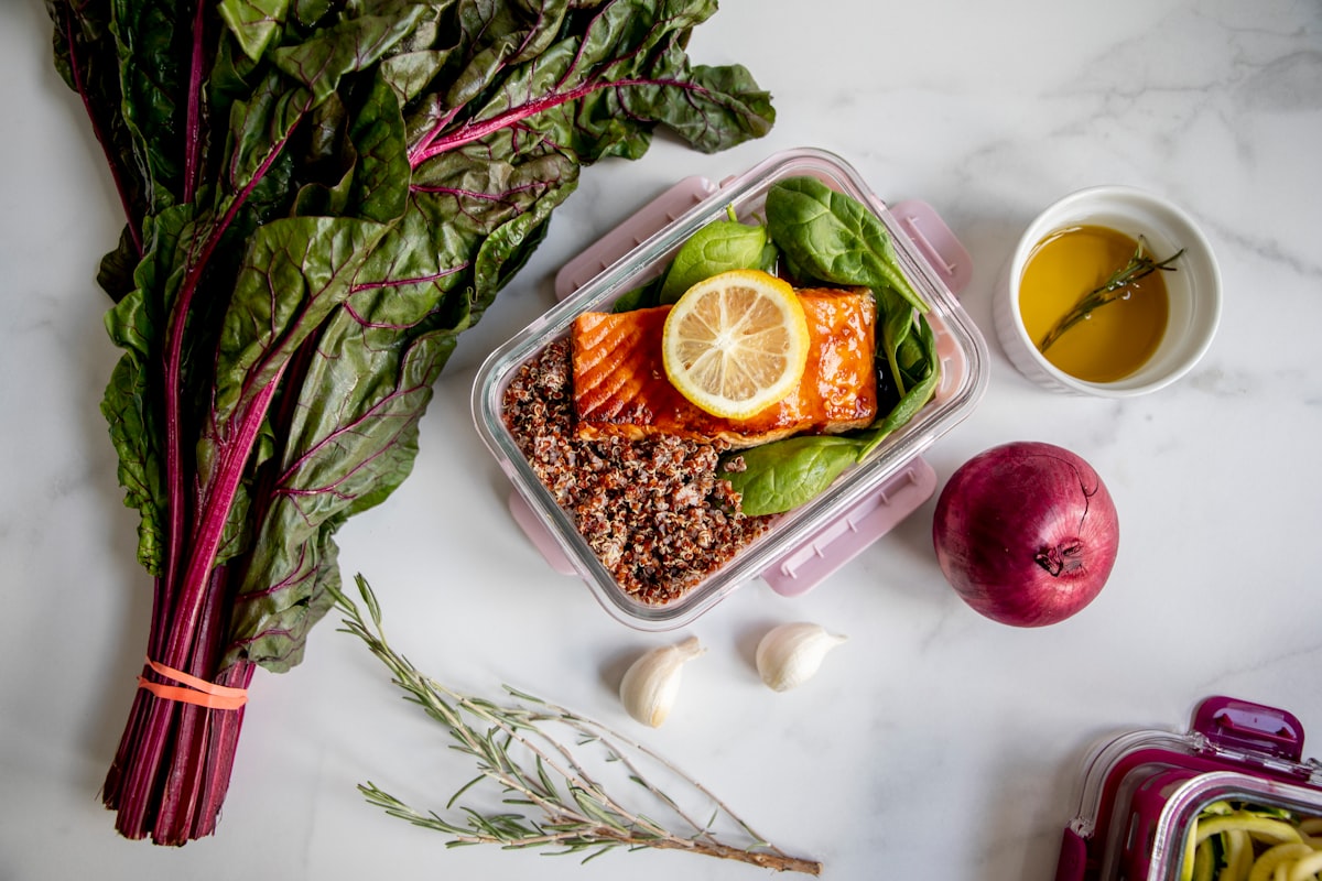 Ensalada fresca con vegetales de temporada